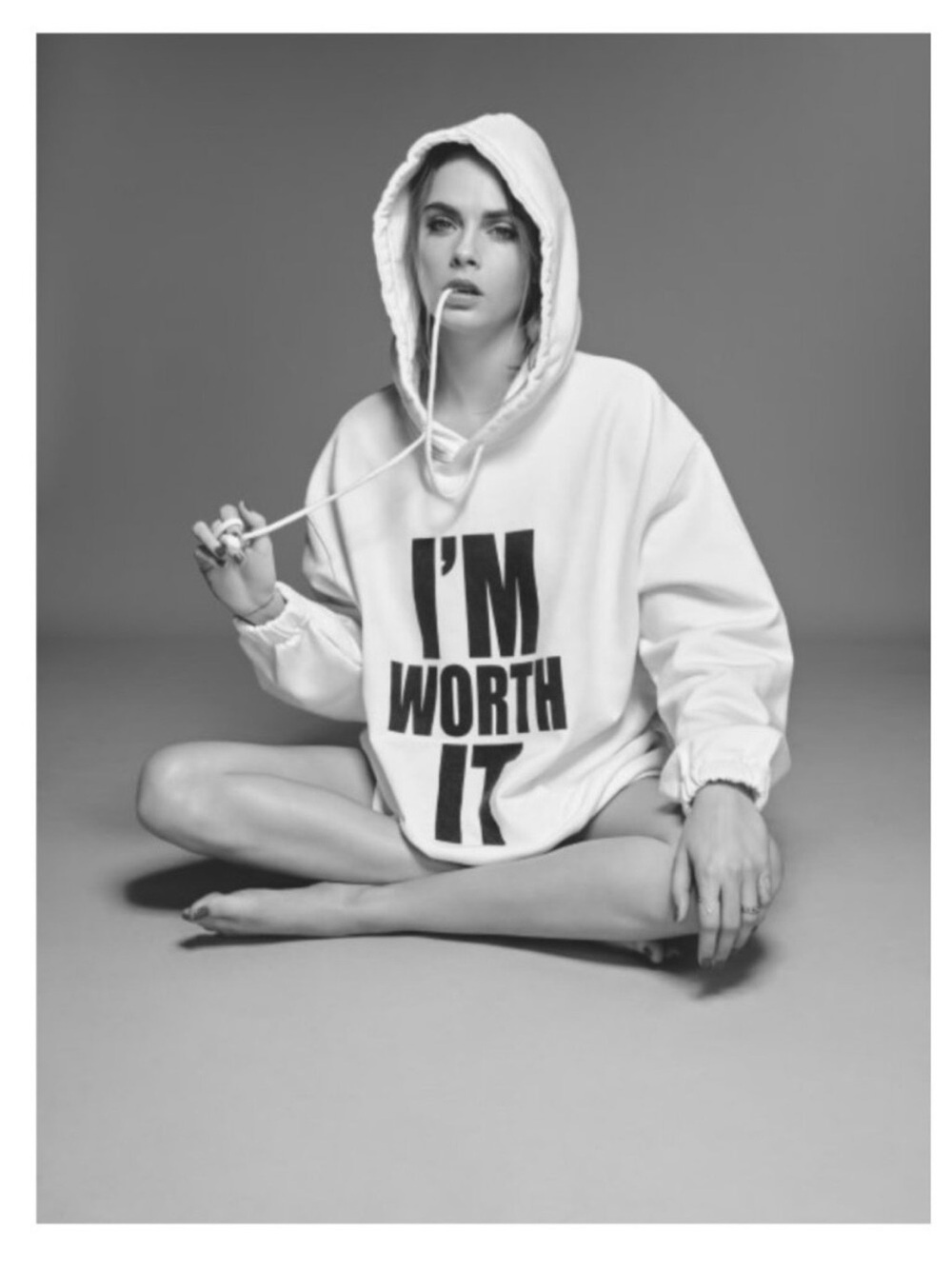 L’OREAL Paris X Brunette The Label ‘I’m Worth It’ Oversized Sweatshirt M/L White